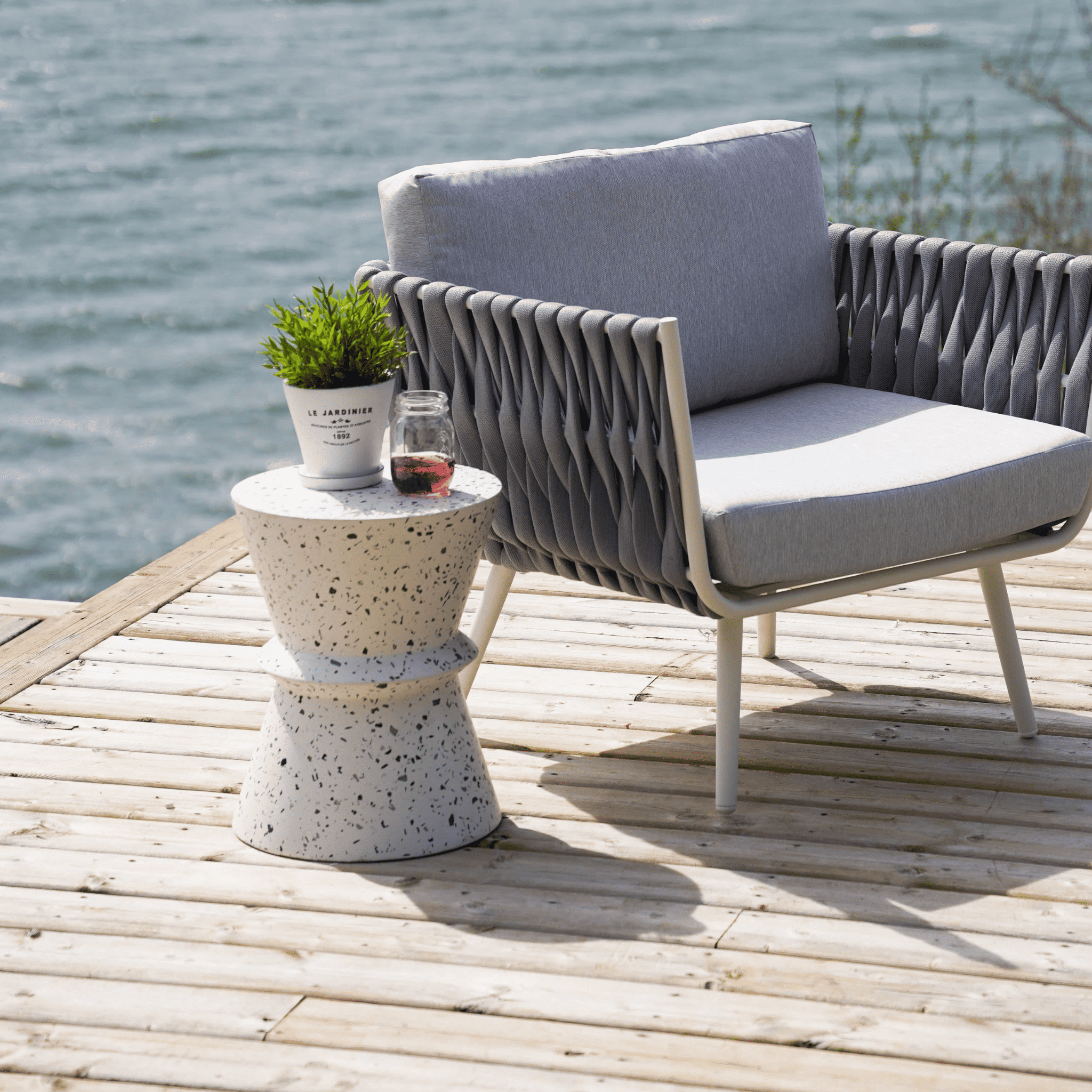 outdoor furniture Canada
